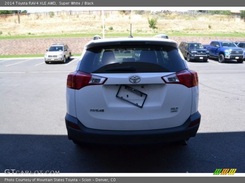 Super White / Black 2014 Toyota RAV4 XLE AWD
