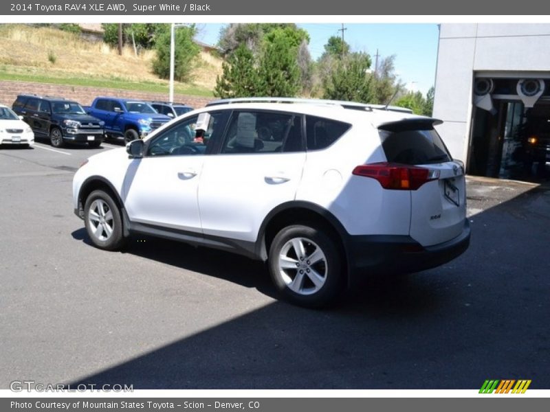 Super White / Black 2014 Toyota RAV4 XLE AWD