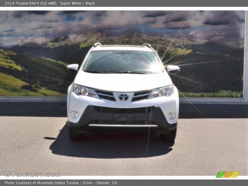 Super White / Black 2014 Toyota RAV4 XLE AWD