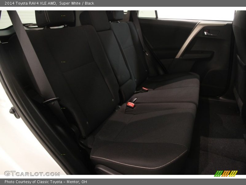 Super White / Black 2014 Toyota RAV4 XLE AWD