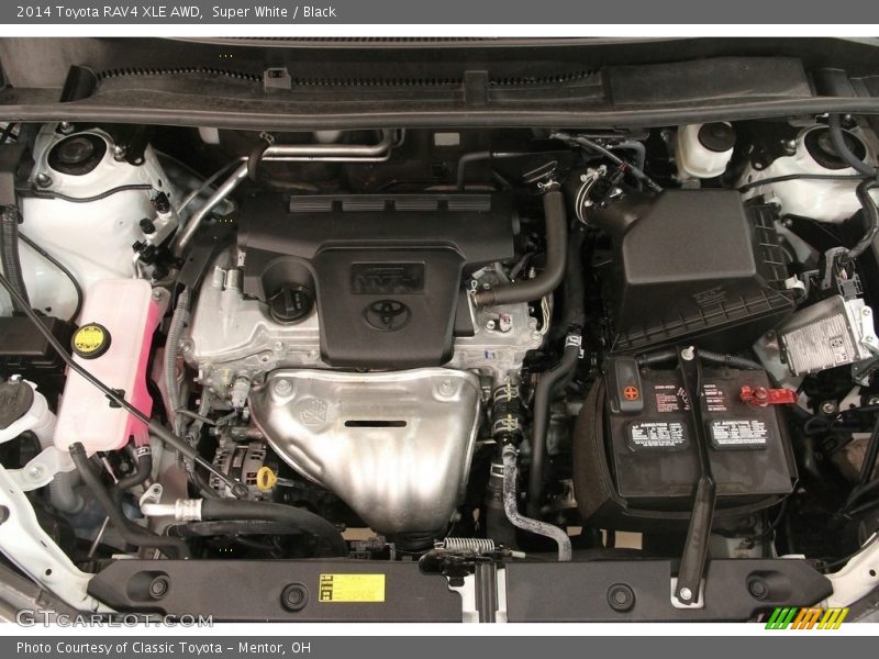 Super White / Black 2014 Toyota RAV4 XLE AWD