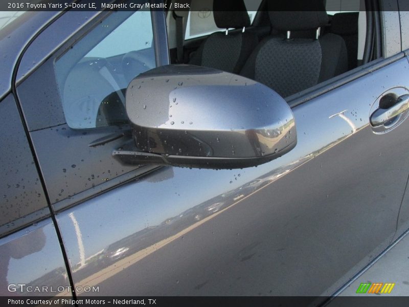 Magnetic Gray Metallic / Black 2016 Toyota Yaris 5-Door LE