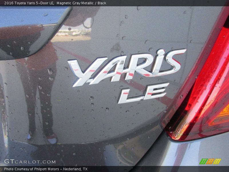 Magnetic Gray Metallic / Black 2016 Toyota Yaris 5-Door LE