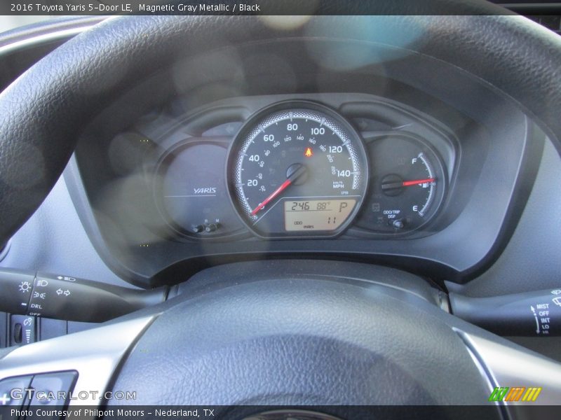 Magnetic Gray Metallic / Black 2016 Toyota Yaris 5-Door LE