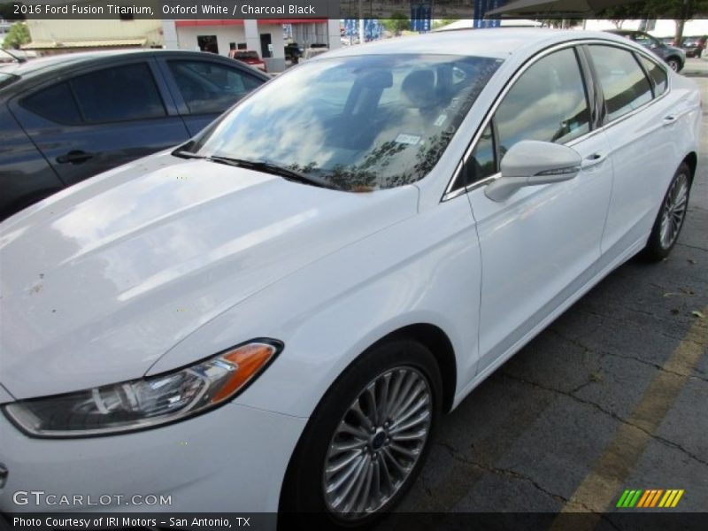 Oxford White / Charcoal Black 2016 Ford Fusion Titanium
