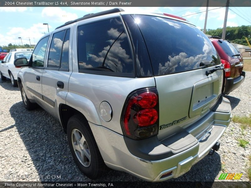 Silverstone Metallic / Dark Pewter 2004 Chevrolet TrailBlazer LS 4x4