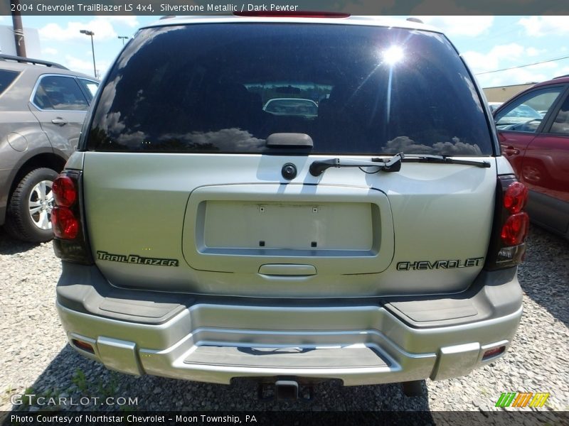 Silverstone Metallic / Dark Pewter 2004 Chevrolet TrailBlazer LS 4x4
