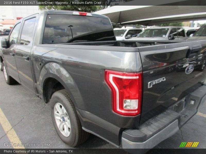 Magnetic / Medium Earth Gray 2016 Ford F150 XLT SuperCrew