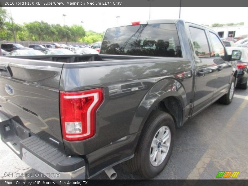 Magnetic / Medium Earth Gray 2016 Ford F150 XLT SuperCrew