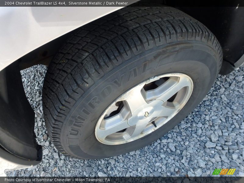 Silverstone Metallic / Dark Pewter 2004 Chevrolet TrailBlazer LS 4x4