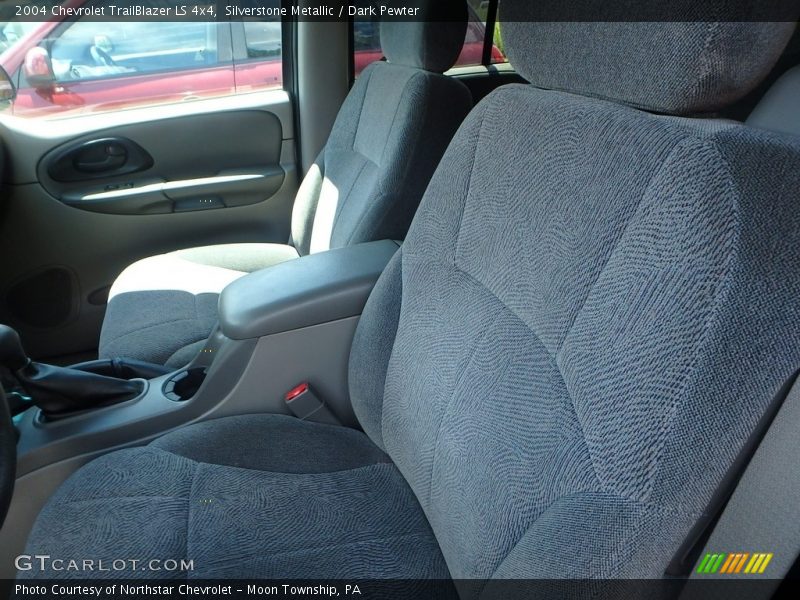 Silverstone Metallic / Dark Pewter 2004 Chevrolet TrailBlazer LS 4x4