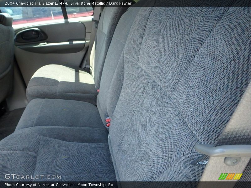 Silverstone Metallic / Dark Pewter 2004 Chevrolet TrailBlazer LS 4x4