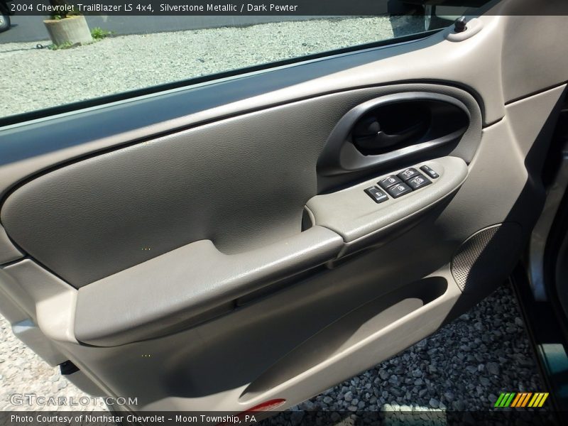 Silverstone Metallic / Dark Pewter 2004 Chevrolet TrailBlazer LS 4x4