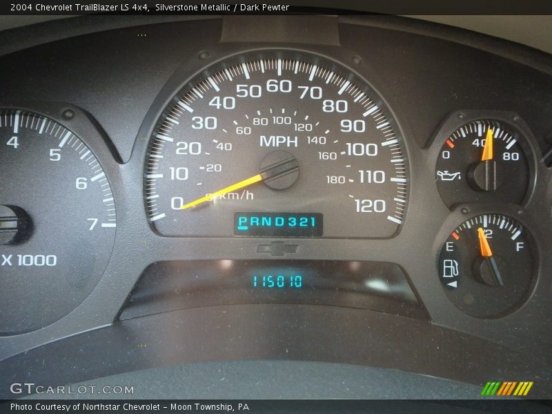 Silverstone Metallic / Dark Pewter 2004 Chevrolet TrailBlazer LS 4x4