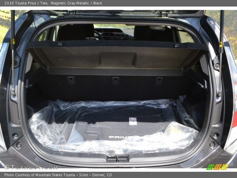 Magnetic Gray Metallic / Black 2016 Toyota Prius c Two