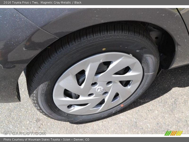 Magnetic Gray Metallic / Black 2016 Toyota Prius c Two