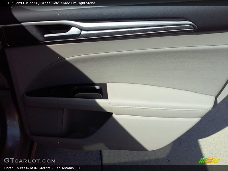 White Gold / Medium Light Stone 2017 Ford Fusion SE