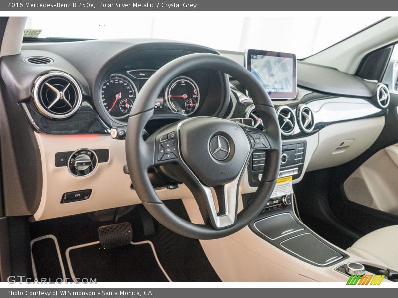 Polar Silver Metallic / Crystal Grey 2016 Mercedes-Benz B 250e