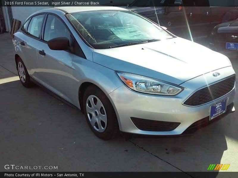 Ingot Silver / Charcoal Black 2016 Ford Focus S Sedan