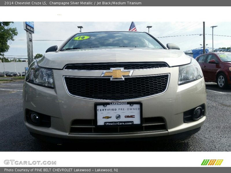 Champagne Silver Metallic / Jet Black/Medium Titanium 2014 Chevrolet Cruze LS