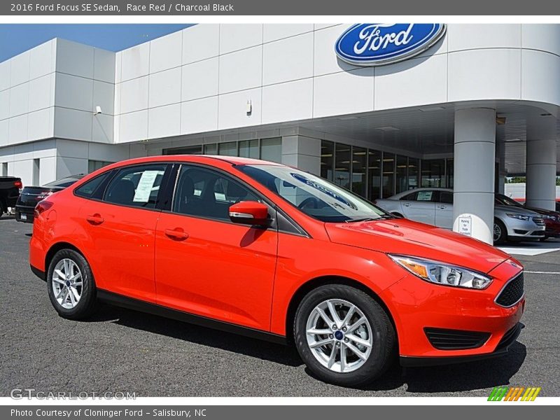 Race Red / Charcoal Black 2016 Ford Focus SE Sedan