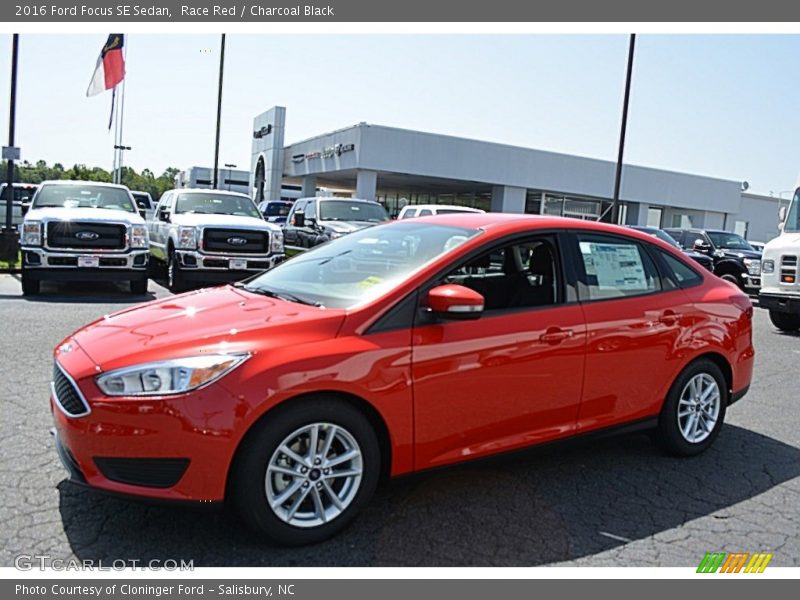 Race Red / Charcoal Black 2016 Ford Focus SE Sedan