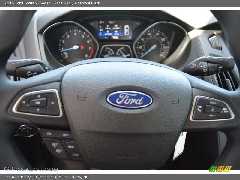 Race Red / Charcoal Black 2016 Ford Focus SE Sedan
