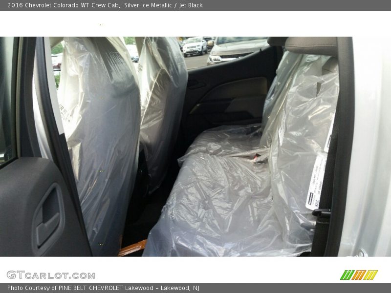 Silver Ice Metallic / Jet Black 2016 Chevrolet Colorado WT Crew Cab