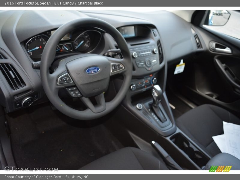 Blue Candy / Charcoal Black 2016 Ford Focus SE Sedan