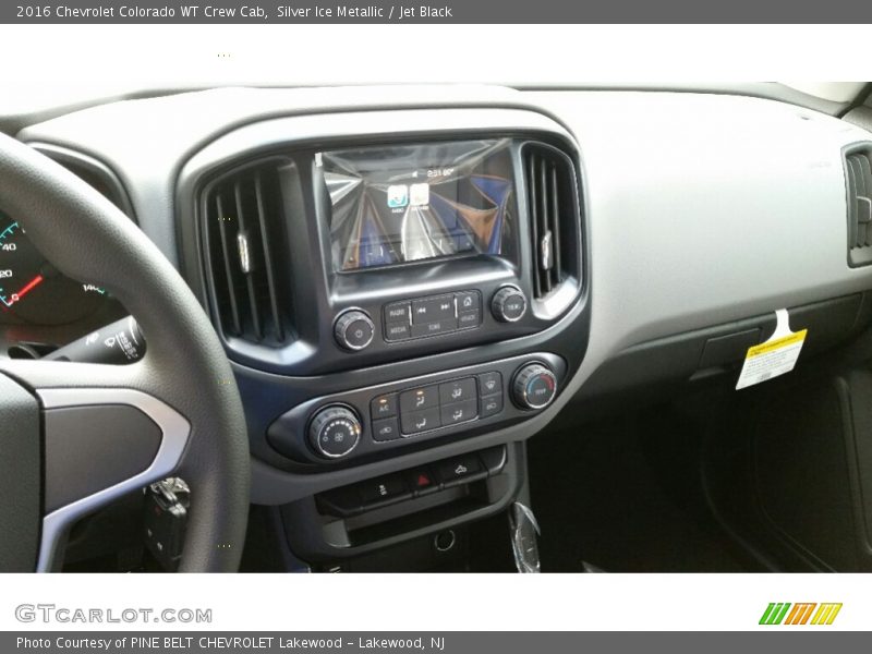 Silver Ice Metallic / Jet Black 2016 Chevrolet Colorado WT Crew Cab