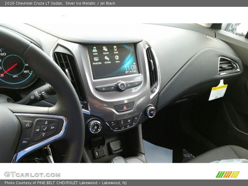 Silver Ice Metallic / Jet Black 2016 Chevrolet Cruze LT Sedan