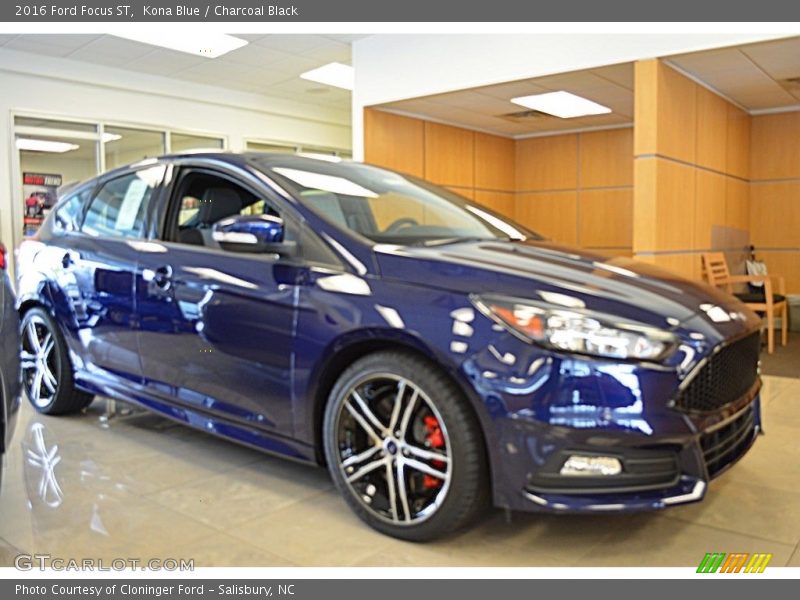 Kona Blue / Charcoal Black 2016 Ford Focus ST
