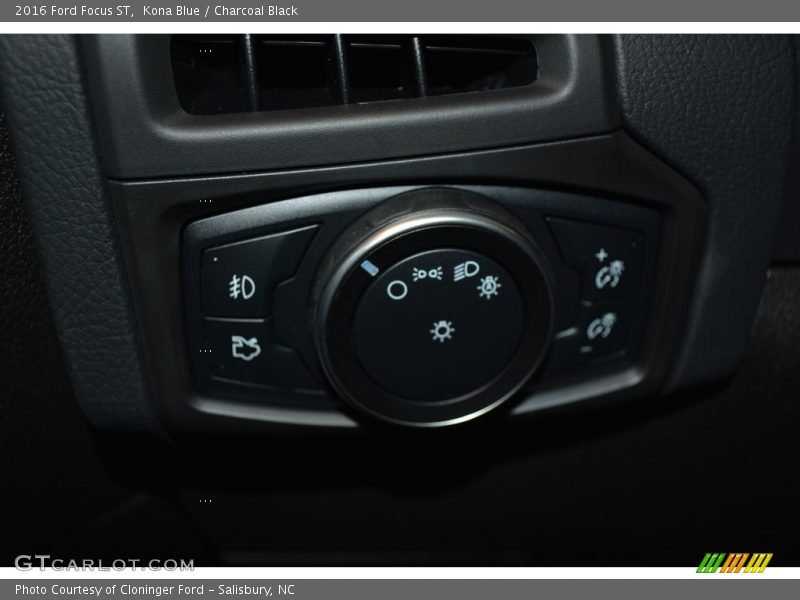 Kona Blue / Charcoal Black 2016 Ford Focus ST