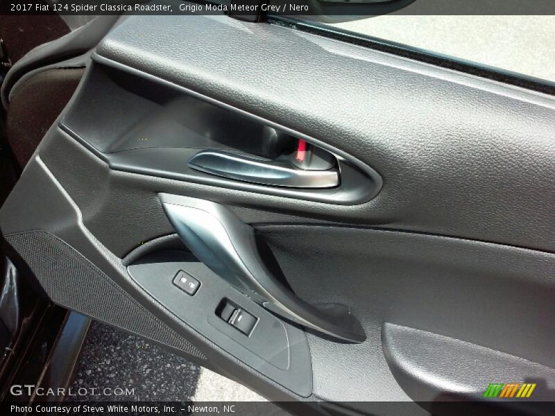 Grigio Moda Meteor Grey / Nero 2017 Fiat 124 Spider Classica Roadster