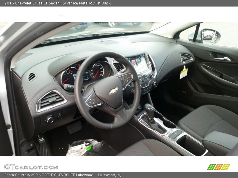Silver Ice Metallic / Jet Black 2016 Chevrolet Cruze LT Sedan