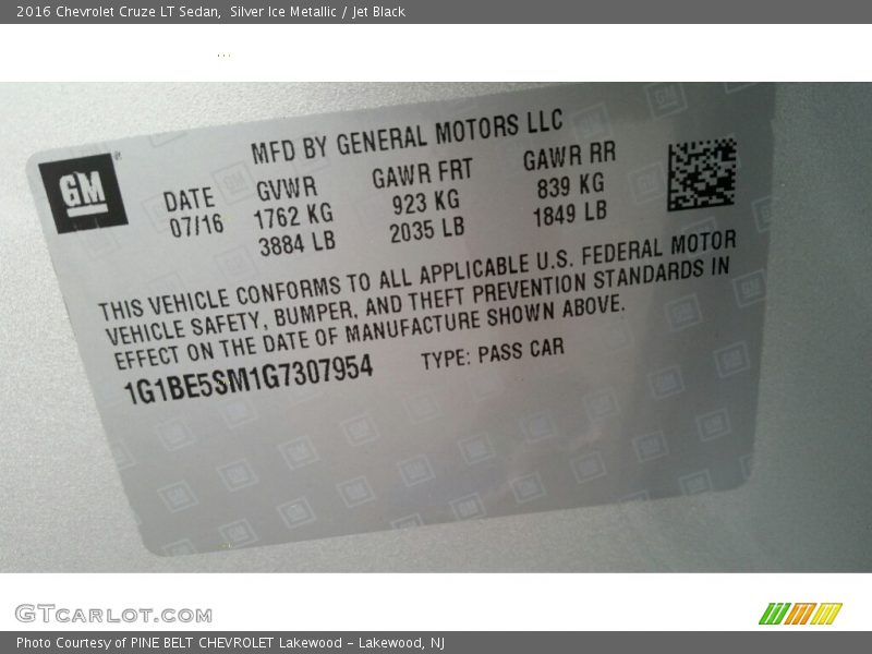 Silver Ice Metallic / Jet Black 2016 Chevrolet Cruze LT Sedan