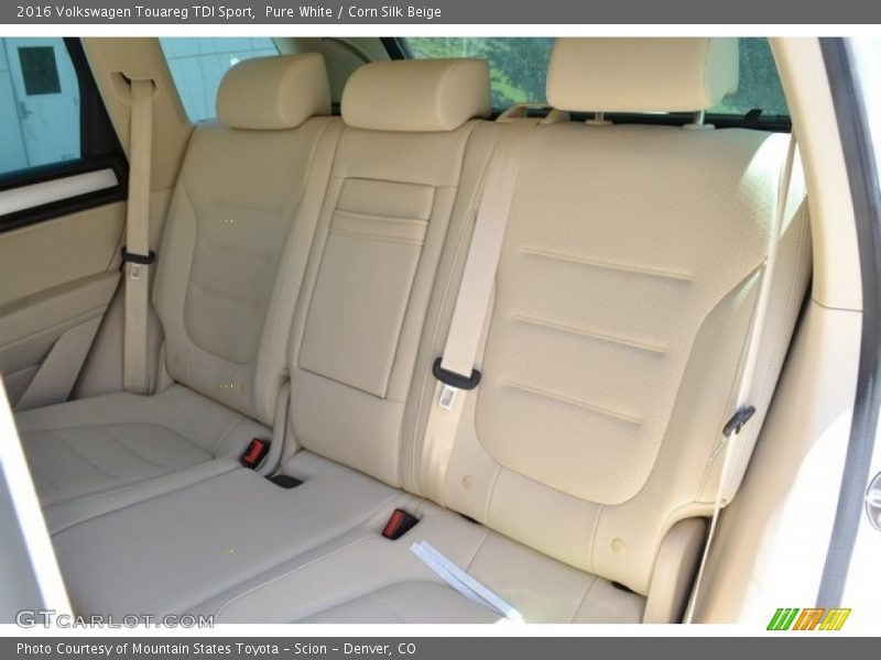 Pure White / Corn Silk Beige 2016 Volkswagen Touareg TDI Sport