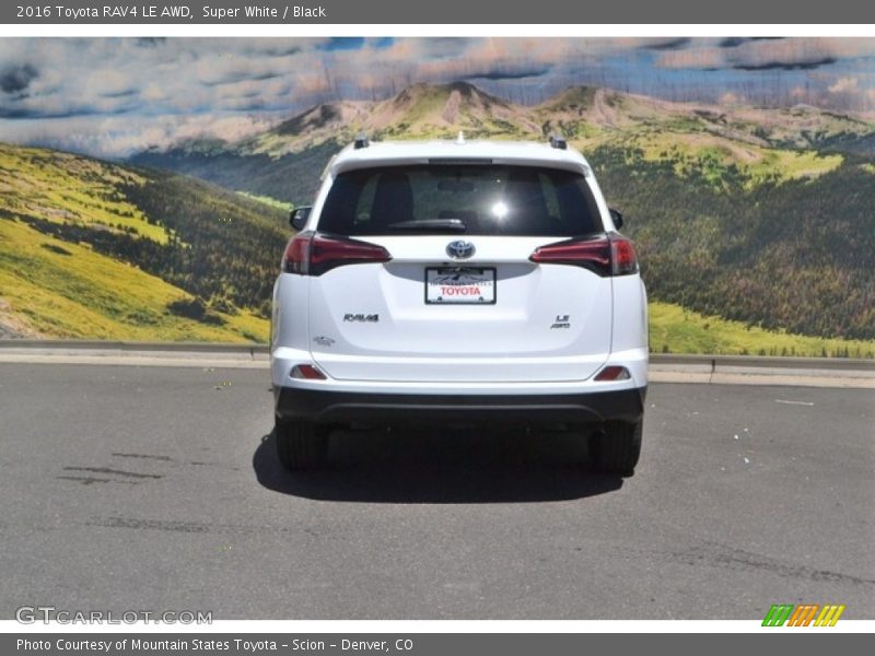 Super White / Black 2016 Toyota RAV4 LE AWD