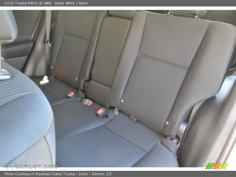 Super White / Black 2016 Toyota RAV4 LE AWD