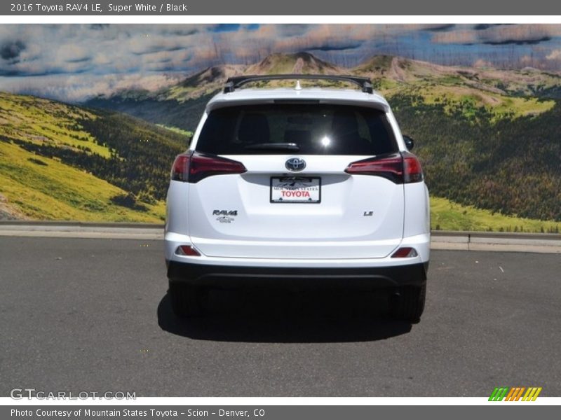 Super White / Black 2016 Toyota RAV4 LE