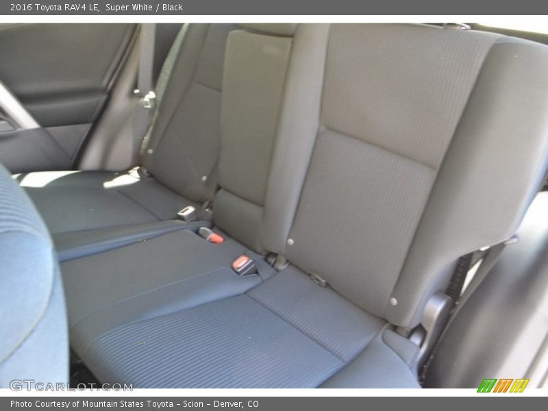 Super White / Black 2016 Toyota RAV4 LE