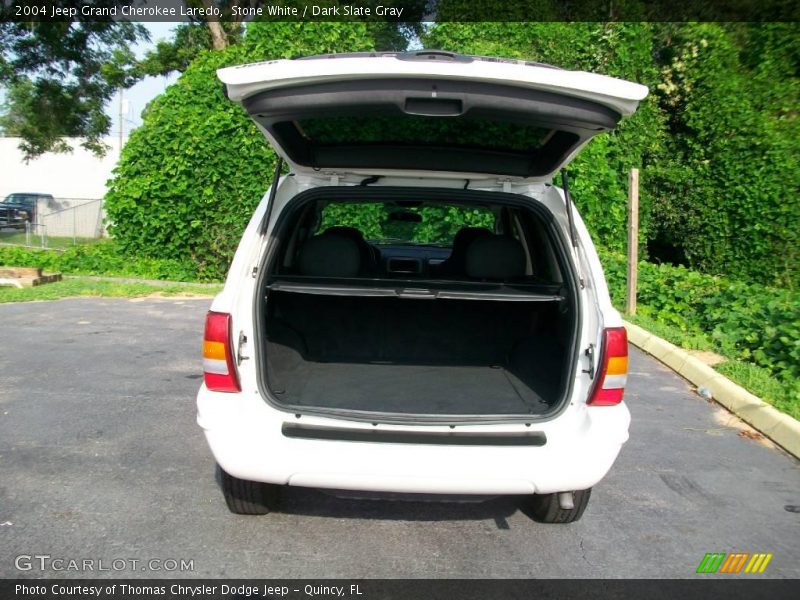 Stone White / Dark Slate Gray 2004 Jeep Grand Cherokee Laredo