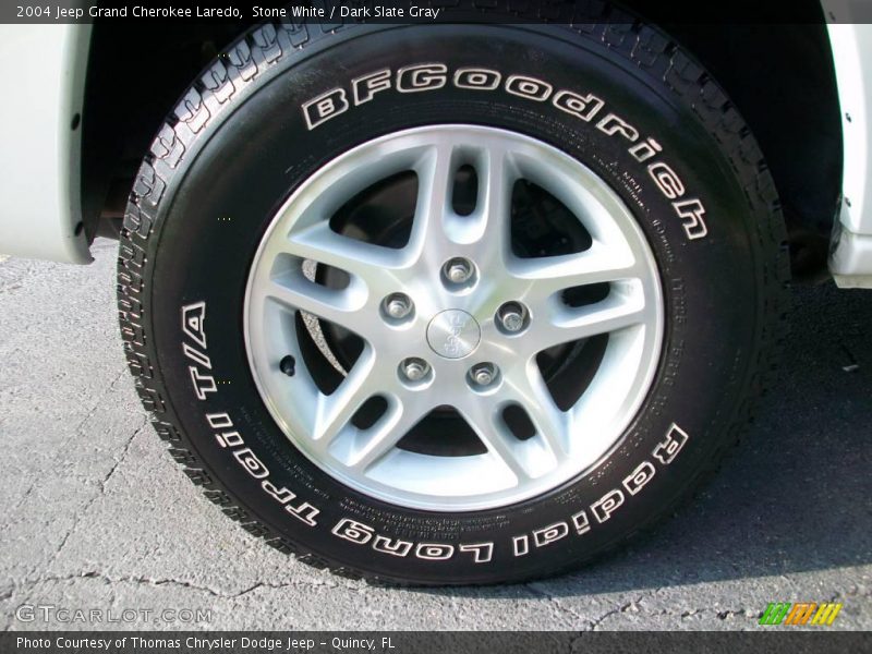 Stone White / Dark Slate Gray 2004 Jeep Grand Cherokee Laredo