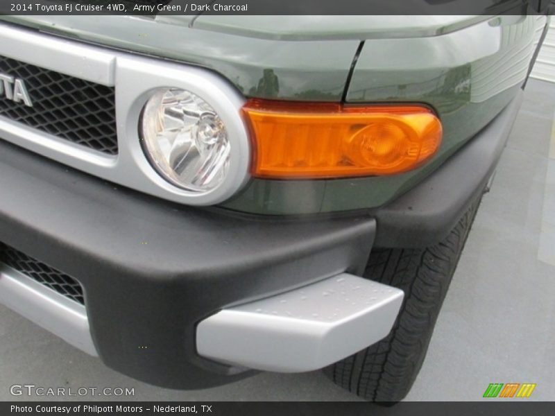 Army Green / Dark Charcoal 2014 Toyota FJ Cruiser 4WD