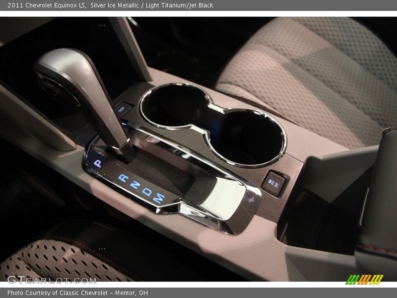 Silver Ice Metallic / Light Titanium/Jet Black 2011 Chevrolet Equinox LS
