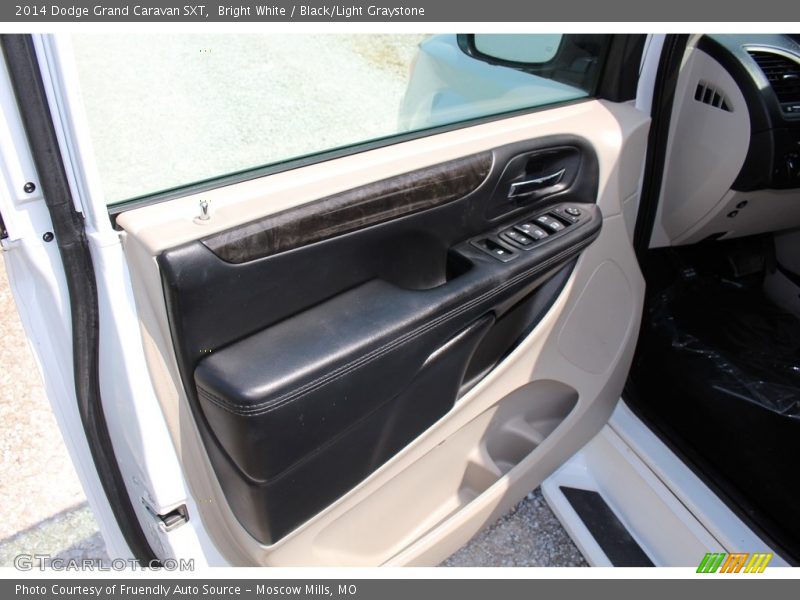 Bright White / Black/Light Graystone 2014 Dodge Grand Caravan SXT