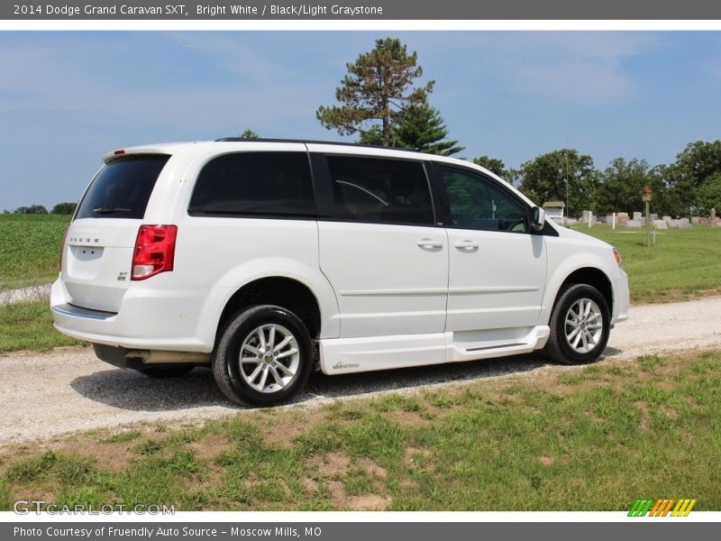 Bright White / Black/Light Graystone 2014 Dodge Grand Caravan SXT