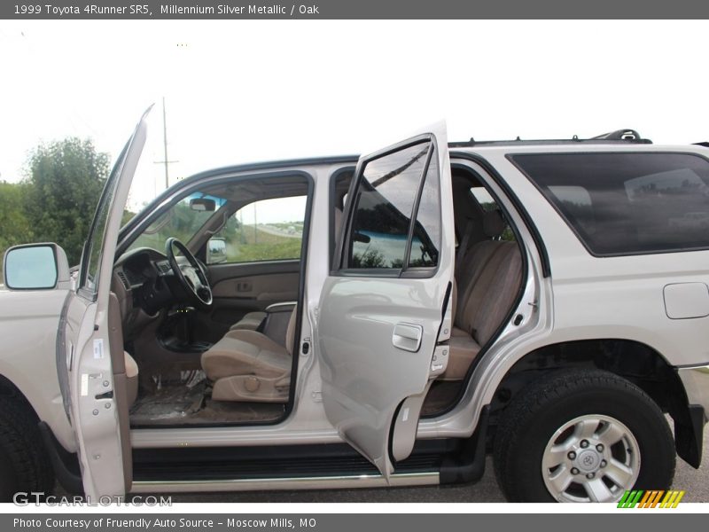 Millennium Silver Metallic / Oak 1999 Toyota 4Runner SR5