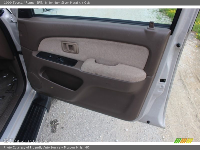 Millennium Silver Metallic / Oak 1999 Toyota 4Runner SR5