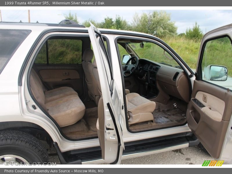 Millennium Silver Metallic / Oak 1999 Toyota 4Runner SR5